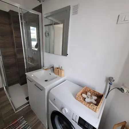 Arnica Apartment *